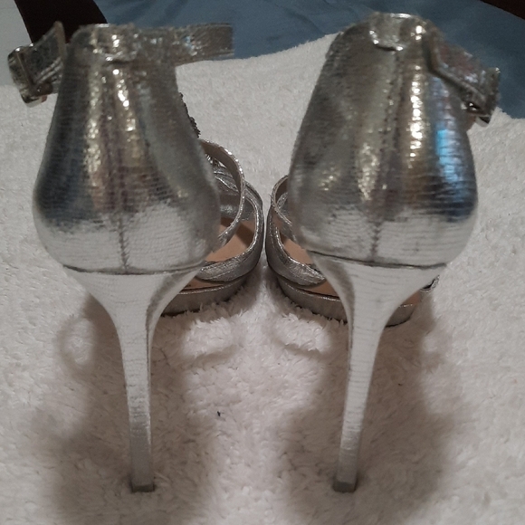 Gianni Bini Silver Glitter Heels - Picture 6 of 12